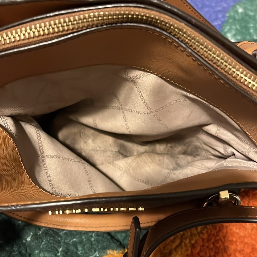 NEEDS WORK, Michael Kors Bag with Detachable Crossbody Strap and Dust Bag - Picture 6 of 15